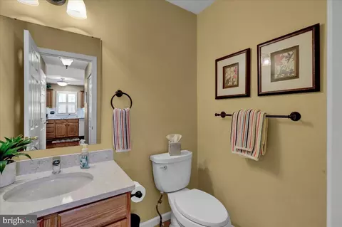 Bath - 17 Whitepine Gulch, Reading, PA 19607 photo 3 of 4