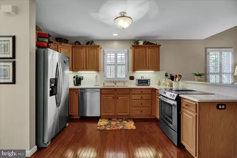 Kitchen - 17 Whitepine Gulch, Reading, PA 19607 photo 2 of 3