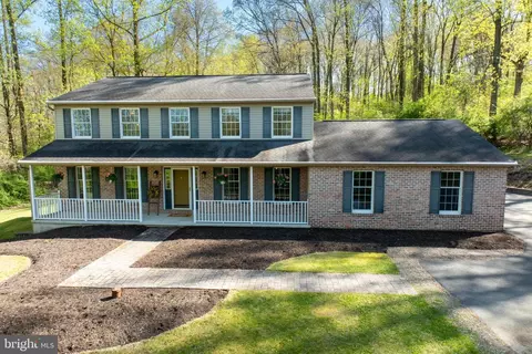 27 Robin Lea Ln, Fleetwood, PA 19522