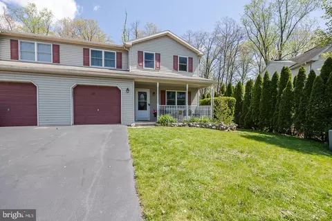 6247 Pond View Dr, Birdsboro, PA 19508