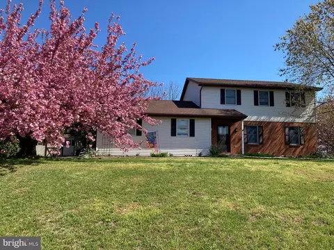 29 Ginna B Dr, Robesonia, PA 19551