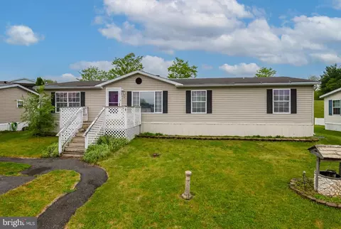 506 Caravelle Ln, Reading, PA 19606