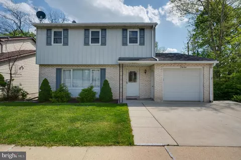 2444 Fairview St, Reading, PA 19609