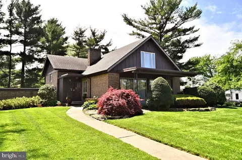 810 Berkshire Dr, Reading, PA 19601