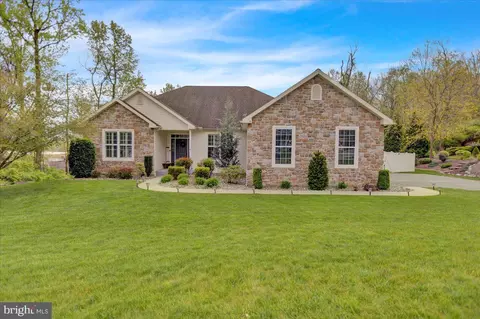 6 Courtney Rea Cir, Reading, PA 19606