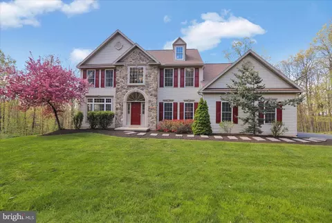 353 Quaker Hill Rd, Morgantown, PA 19543