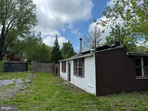 Exterior - 811 Philadelphia Ave, Reading, PA 19607 photo 1 of 5