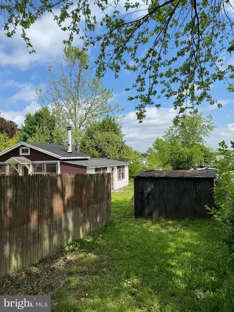 Exterior - 811 Philadelphia Ave, Reading, PA 19607 photo 4 of 5
