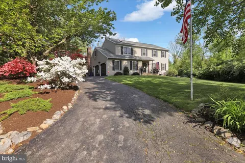 19 Alpine Dr, Mohnton, PA 19540