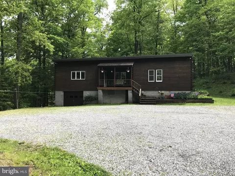 204 Wheatfield Rd, Reading, PA 19608