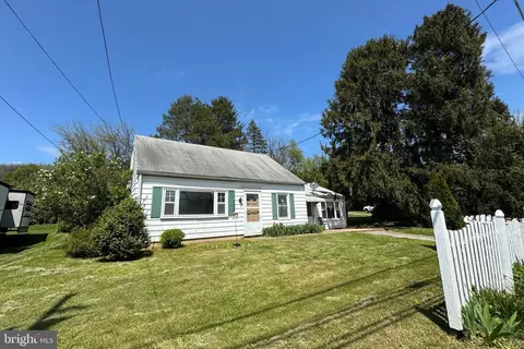 1092 W Leesport Rd, Leesport, PA 19533