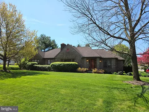 352 Chalet Dr, Bernville, PA 19506