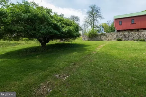 4 Kramer Ave, Reading, PA 19606 photo 2