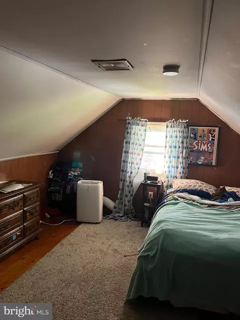 Bedroom - 2040 Dennis Dr, Reading, PA 19601 photo 4 of 4