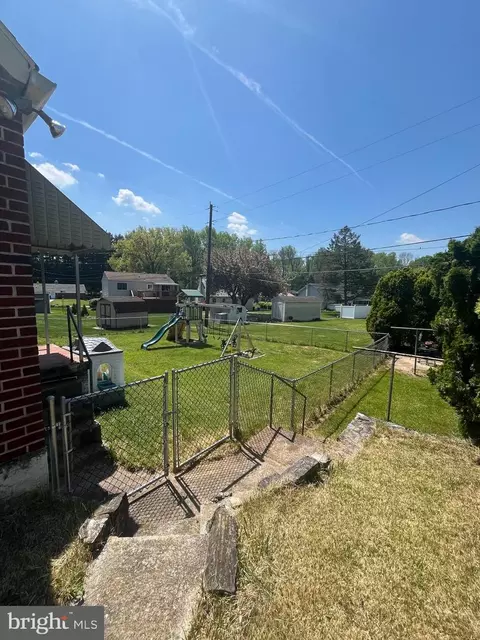 Exterior - 2040 Dennis Dr, Reading, PA 19601 photo 2 of 4