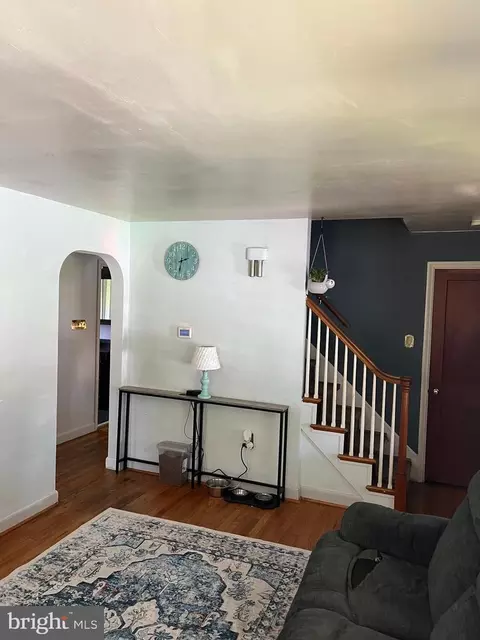 Entry Way - 2040 Dennis Dr, Reading, PA 19601 photo 2 of 5