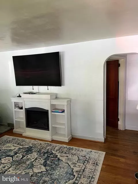 Entry Way - 2040 Dennis Dr, Reading, PA 19601 photo 1 of 5