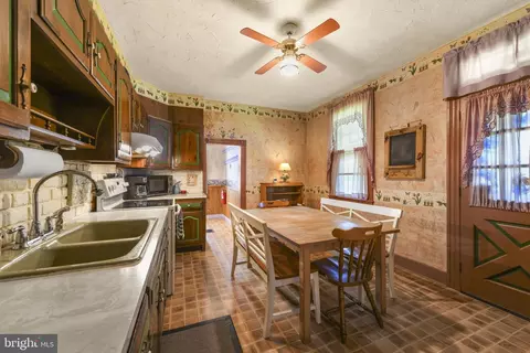 217 S Wyomissing Ave, Shillington, PA 19607 photo 6