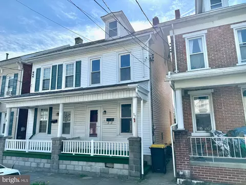 37 N Church St, Robesonia, PA 19551