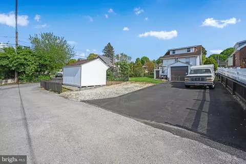 943 Upland Ave, Reading, PA 19607 photo 27