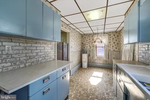 943 Upland Ave, Reading, PA 19607 photo 11
