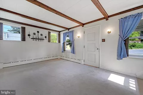 943 Upland Ave, Reading, PA 19607 photo 3