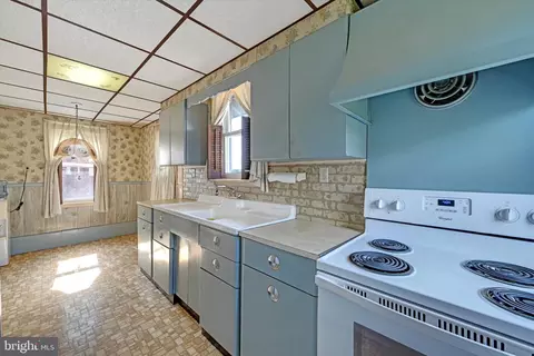 943 Upland Ave, Reading, PA 19607 photo 10