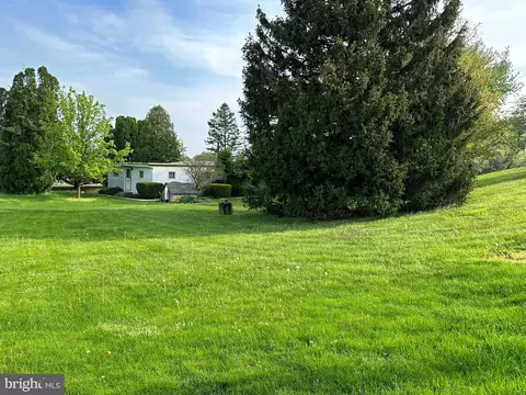 11 Zimmerman Ln, Mertztown, PA 19539