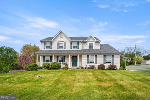 714 Ridge Dr, Douglassville, PA 19518