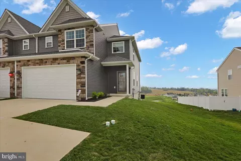 264 Ida Red Dr, Leesport, PA 19533