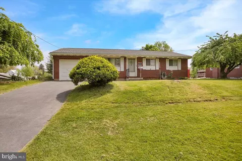 40 Hall Rd, Shoemakersville, PA 19555