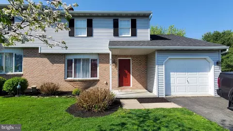 916 Timber Ln, Reading, PA 19608