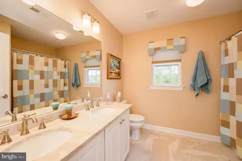 Bath - 7 Brookfield Ave, Reading, PA 19608 photo 6 of 7