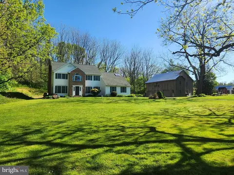 1615 Weavertown Rd, Douglassville, PA 19518