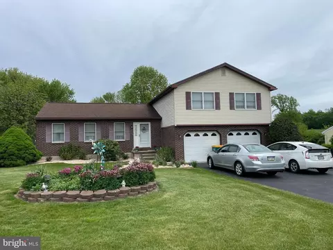 208 Sage Dr, Reading, PA 19608