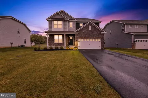 107 Teaberry Ct, Reading, PA 19608