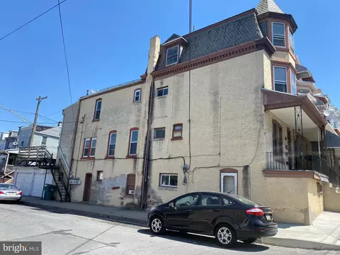 1235 Spring St, Reading, PA 19604 photo 3