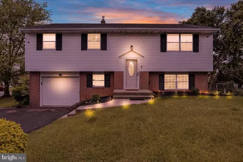 4962 Apple Dr, Reading, PA 19606