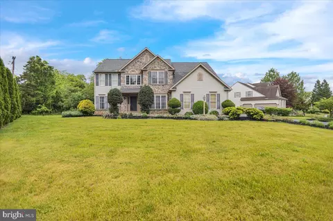 300 Wisteria Ln, Reading, PA 19608