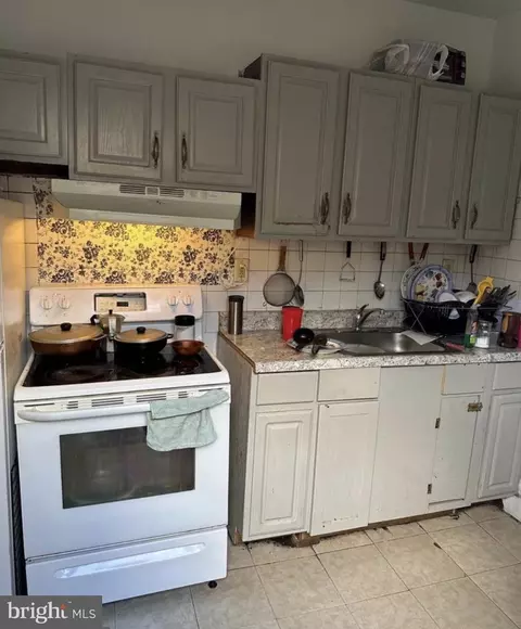 319 Cedar St, Reading, PA 19601 photo 3
