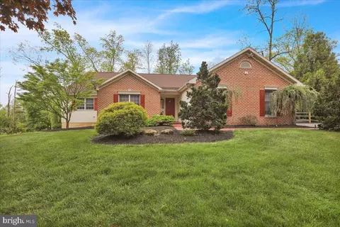 48 Kinsey Hill Dr, Birdsboro, PA 19508