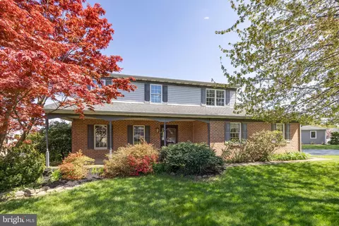 814 Suellen Dr, Reading, PA 19605