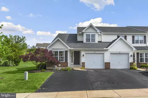 365 Waterford Ln, Reading, PA 19606