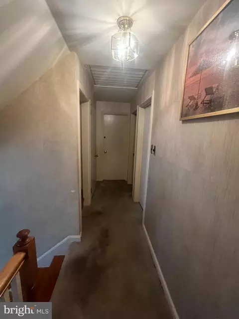 Entry Way - 801 Lehigh St, Reading, PA 19601 photo 3 of 4