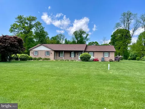 32 Pricetown Rd, Fleetwood, PA 19522