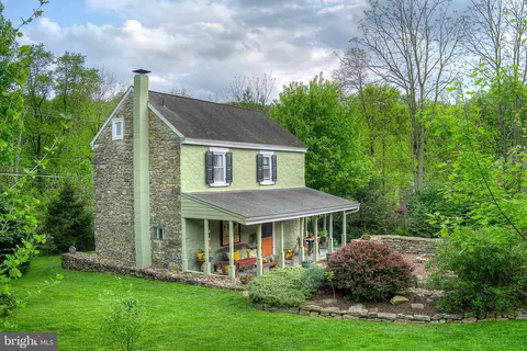 3900 Pricetown Rd, Fleetwood, PA 19522