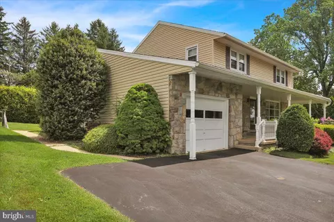 3917 Circle Ave, Reading, PA 19606 photo 3