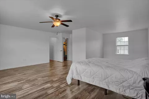 Entry Way - 33 Solvay Dr, Reading, PA 19605 photo 4 of 6
