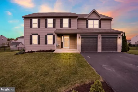 33 Solvay Dr, Reading, PA 19605