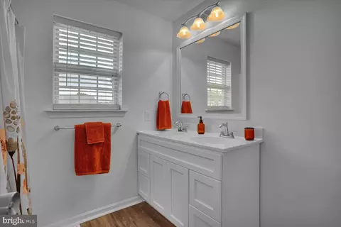 Bath - 33 Solvay Dr, Reading, PA 19605 photo 2 of 3